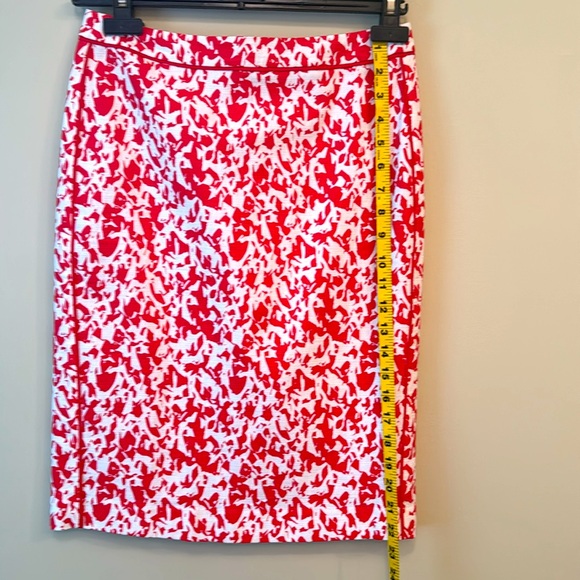 Halogen pencil skirt red and white pattern size 2 - Picture 4 of 7